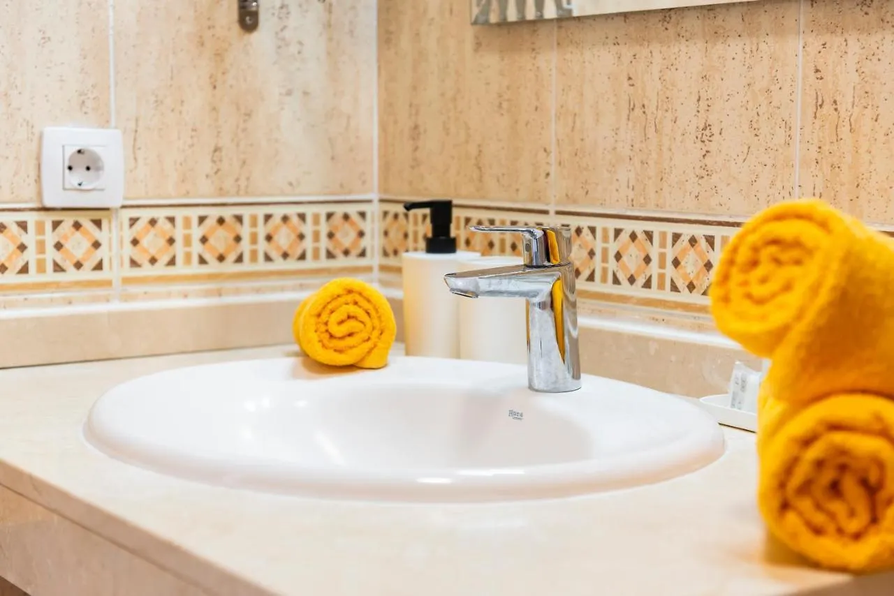 1314 Fabulous 2 Bedroom Accommodation Roof Terrace Callao Salvaje Apartment