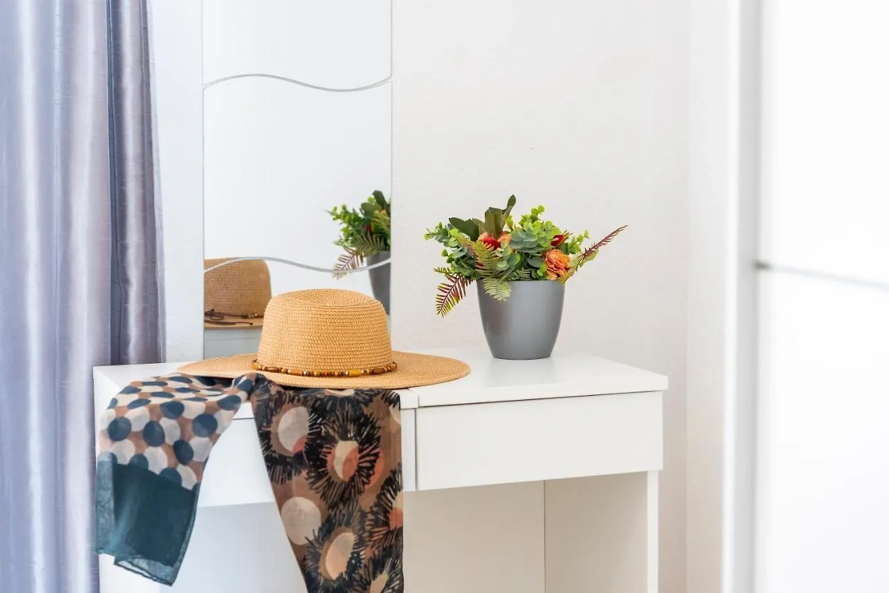 1314 Fabulous 2 Bedroom Accommodation Roof Terrace Callao Salvaje 0*,  Spain