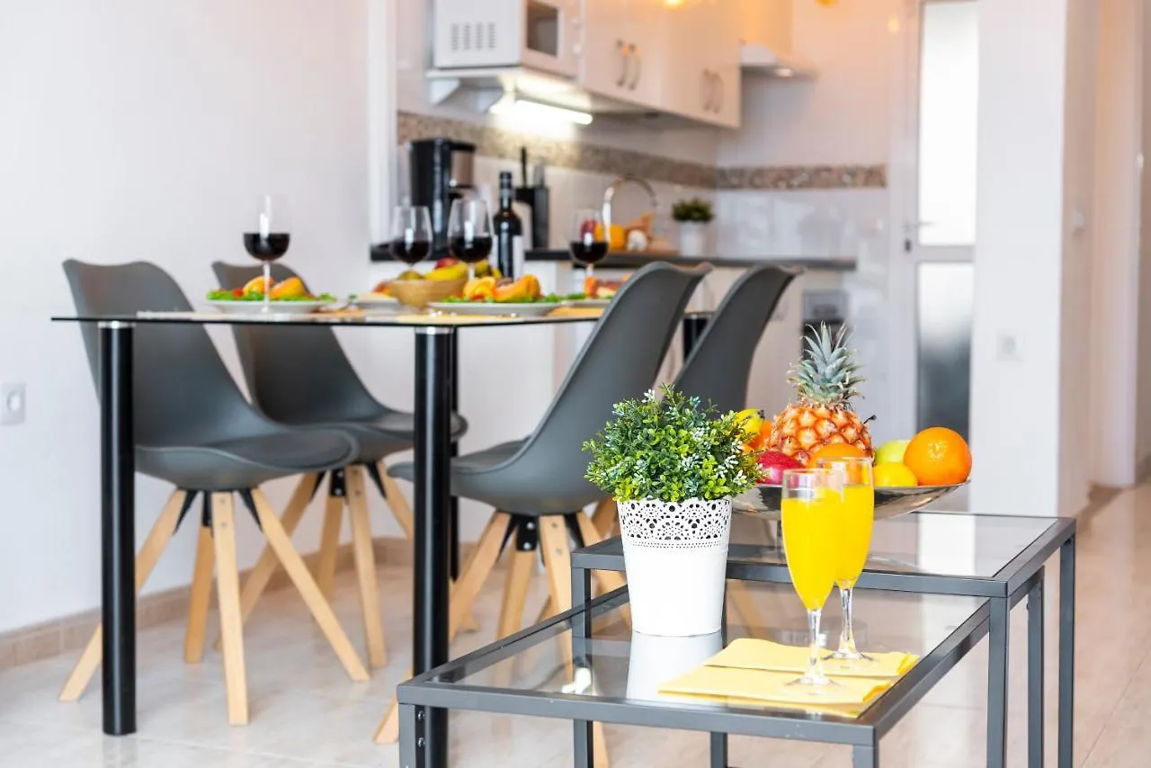 1314 Fabulous 2 Bedroom Accommodation Roof Terrace カジャオ・サルバヘ スペイン