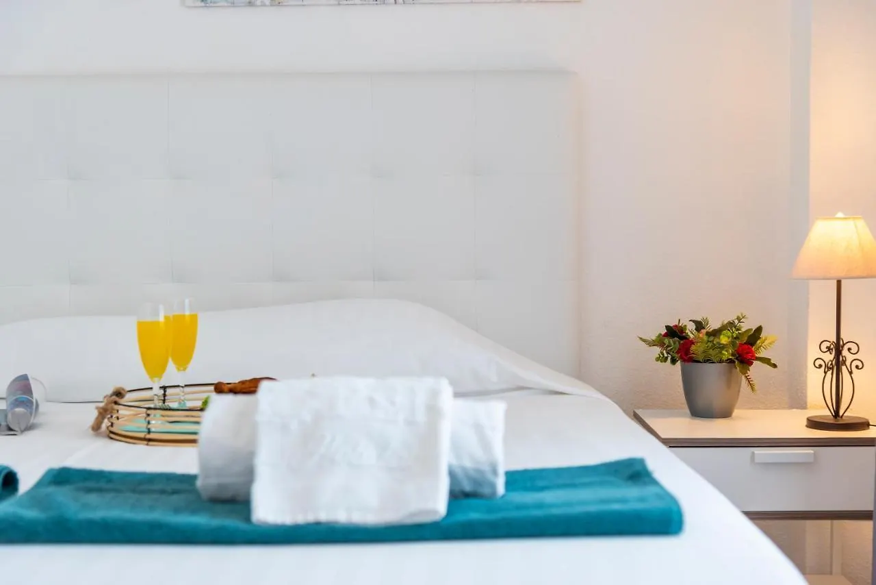 アパート 1314 Fabulous 2 Bedroom Accommodation Roof Terrace カジャオ・サルバヘ スペイン